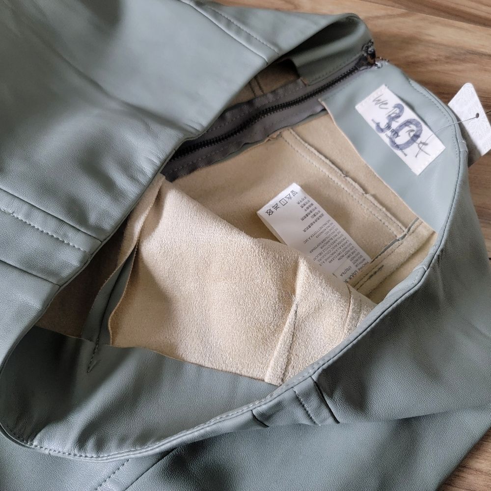 🆕️ We The Free Real Deal Slit Front Flare Vegan Leather High Rise Pant Green - Picture 11 of 14